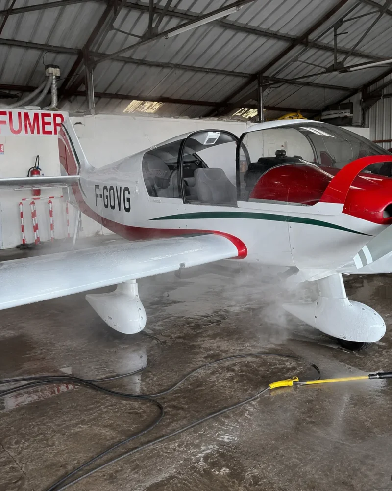 Nettoyage extérieur d'avion