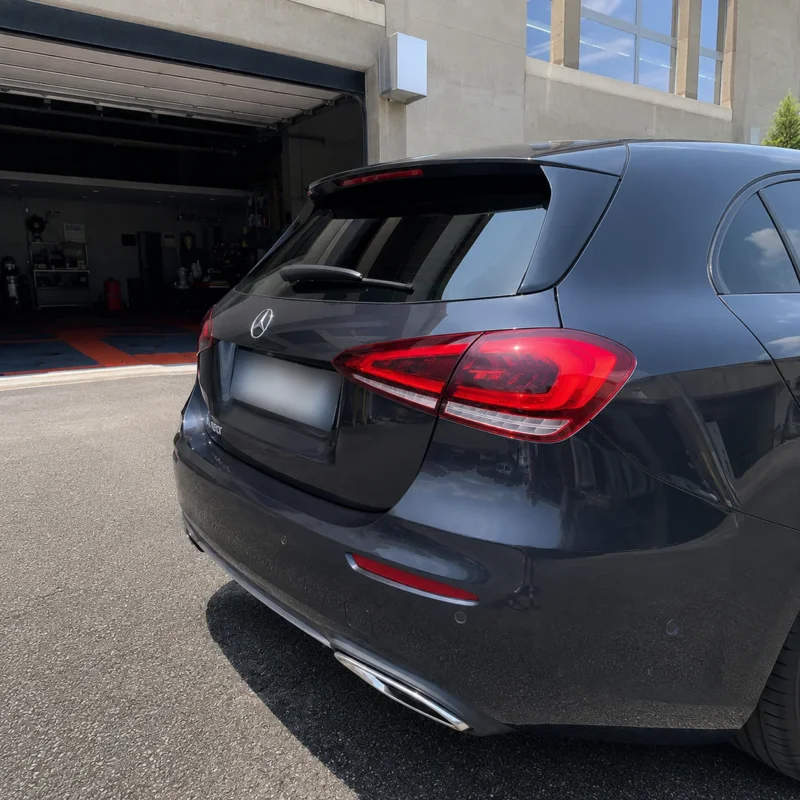Lavage de la carrosserie et des vitres d'une Mercedes Classe A à Sassenage - après