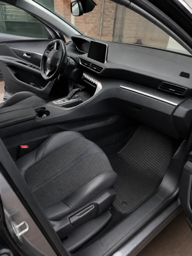 Nettoyage Complet De L Habitacle D Une Peugeot 3008 A Grenoble 38000 2