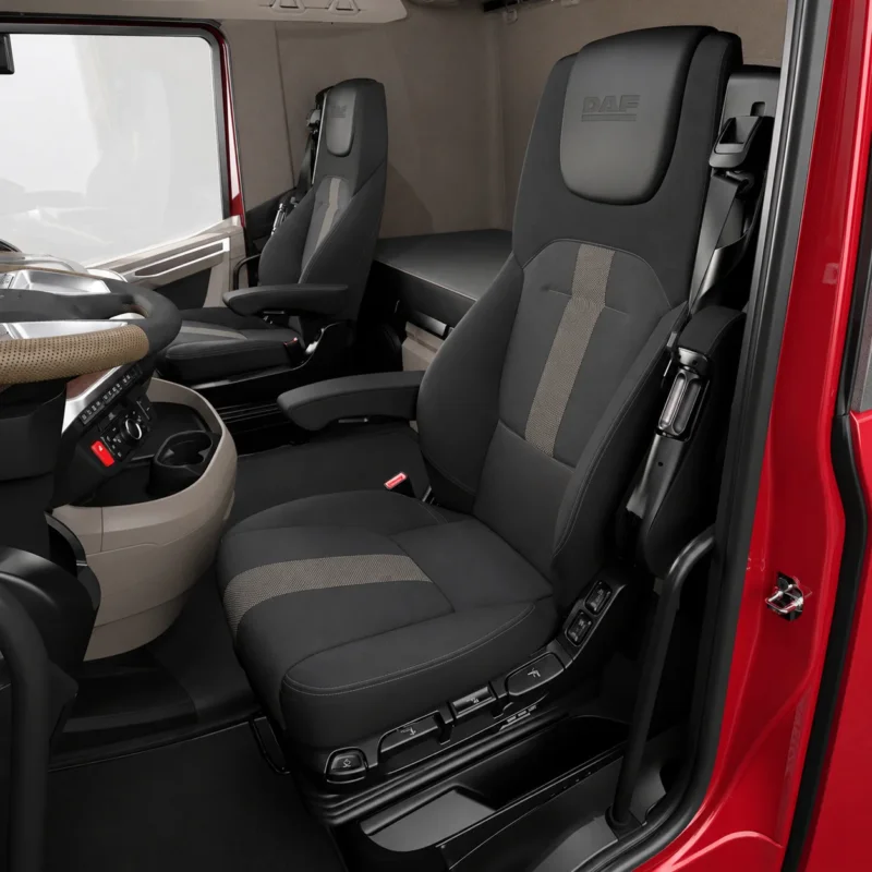 Sièges d'un camion DAF nettoyés à la vapeur à Moirans