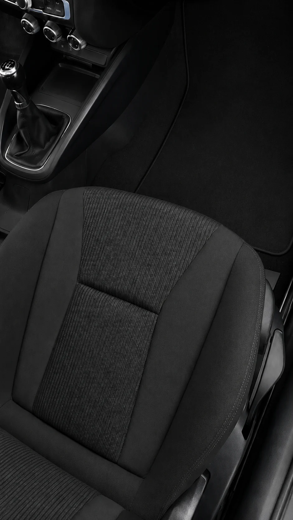 Après nettoyage - Remise au propre d&rsquo;un siège de voiture Renault à Coublevie (38500)